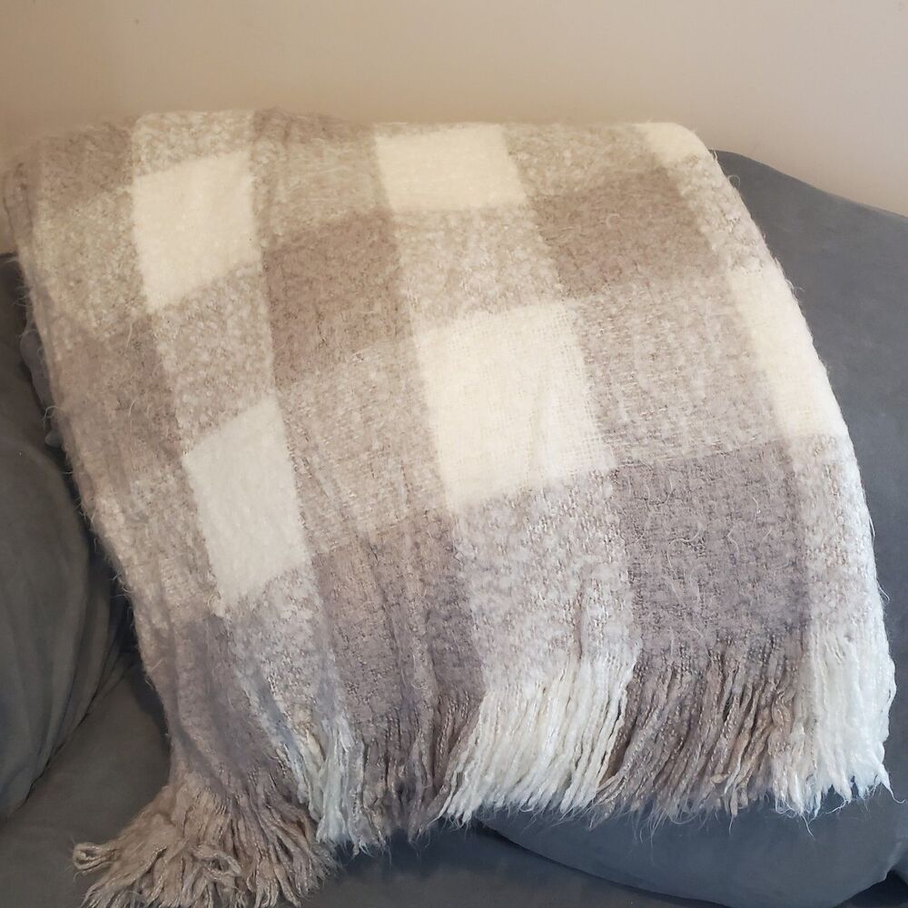 Cynthia Rowley Plush Taupe & White Super Soft Throw Blanket